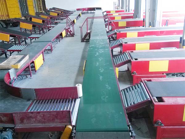 物流青島皮帶輸送機(jī).jpg 物流青島皮帶輸送機(jī).jpg